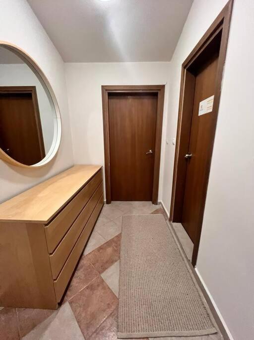 Cozy 1 Bedroom Next To The Gondola Апартамент *