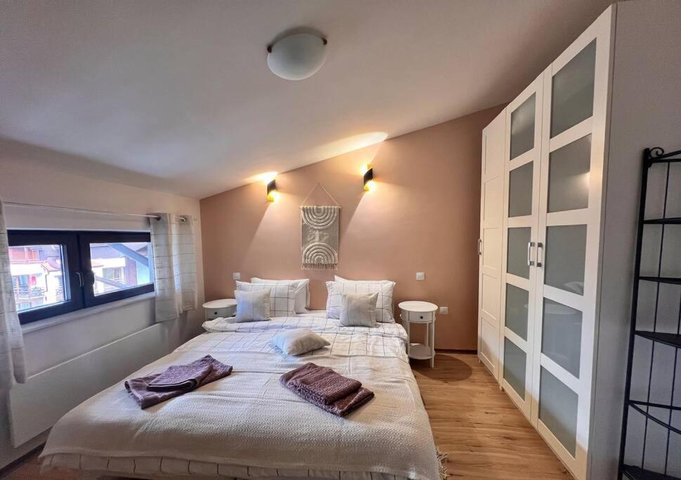 Апартамент Cozy 1 Bedroom Next To The Gondola Банско