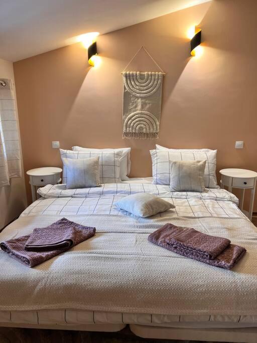 Cozy 1 Bedroom Next To The Gondola Апартаменти *